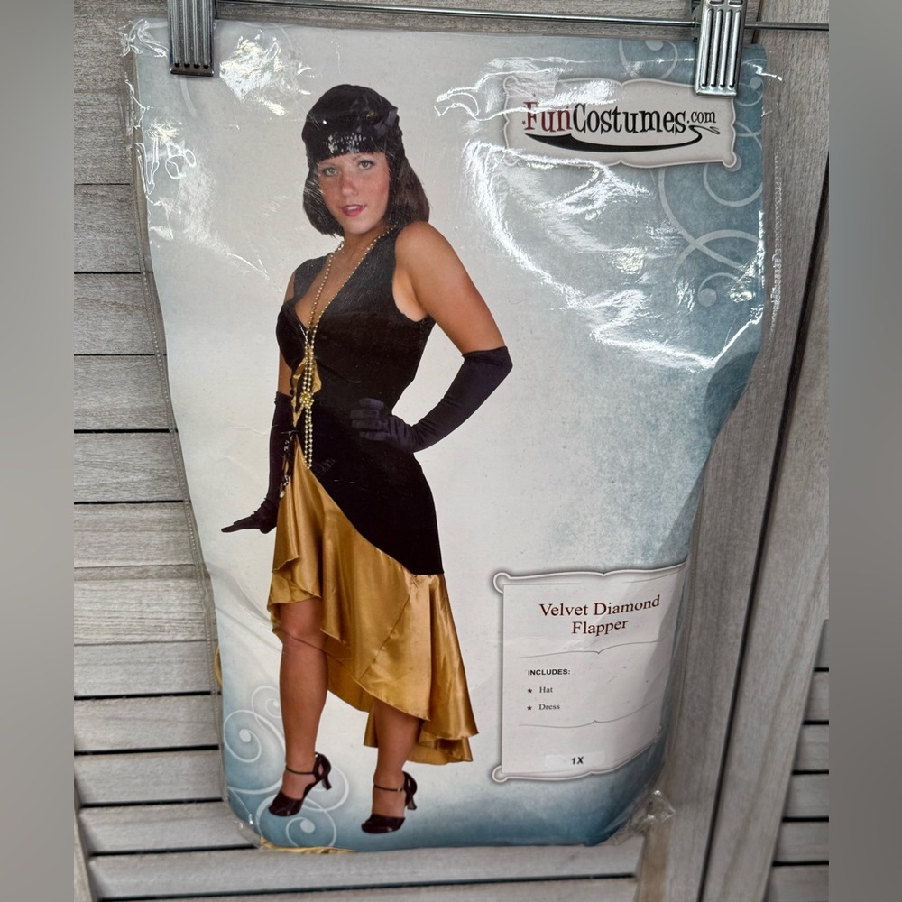 FUN COSTUMES.COM Velvet Diamond Flapper Women's Plus Size Halloween Costume-1X